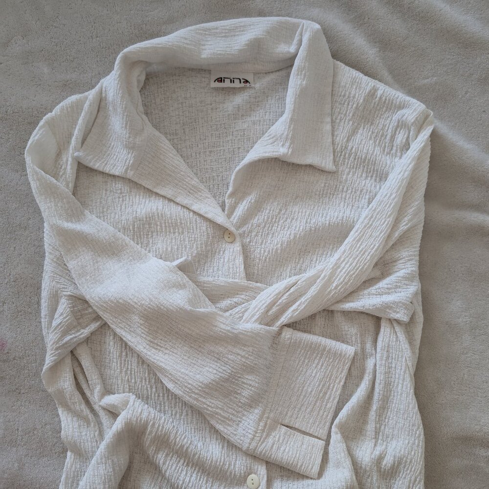 3/$30 VINTAGE - white creme button up